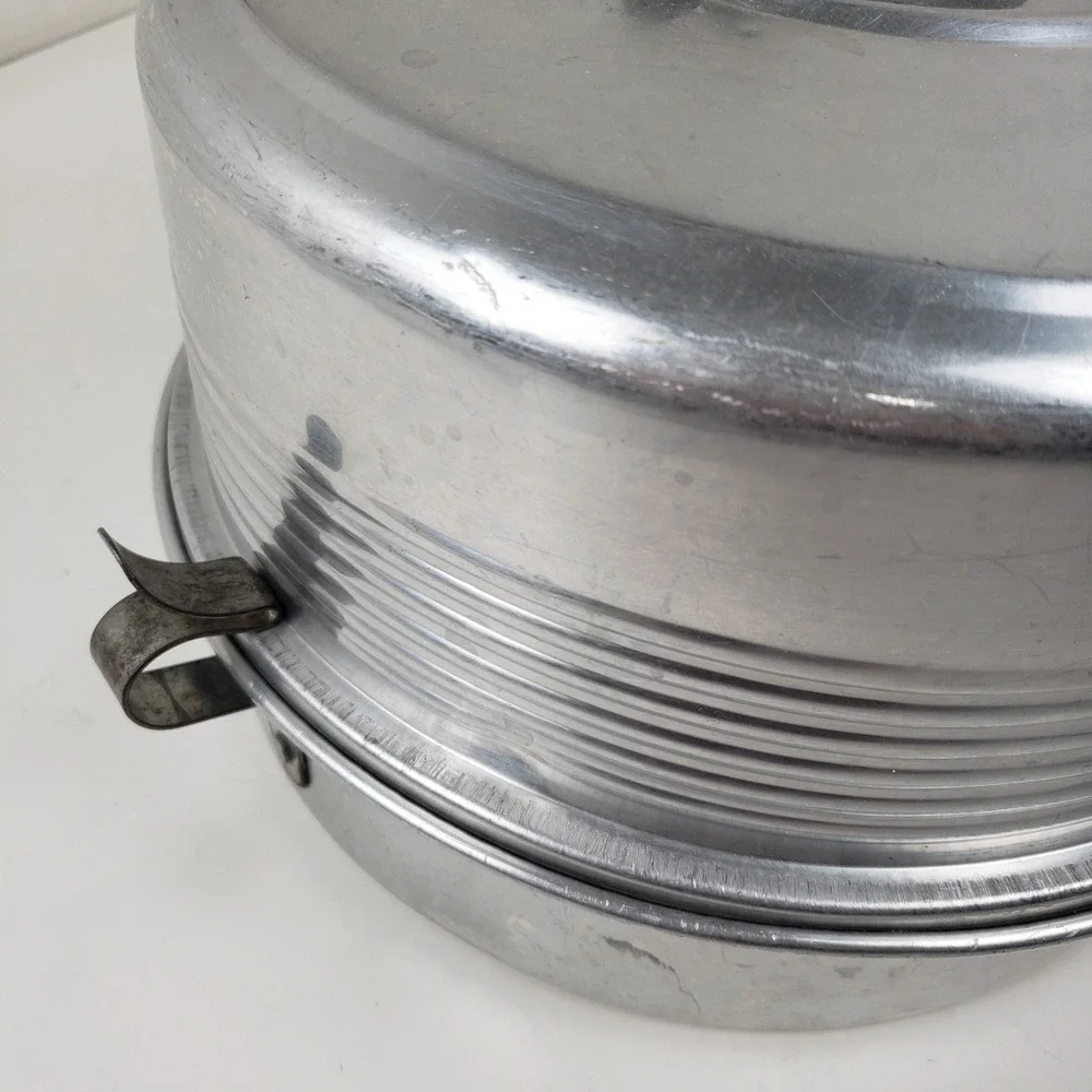 Vintage Regal Quality Aluminum Cake Carrier Locking Lid Ribbed Mid Century 10